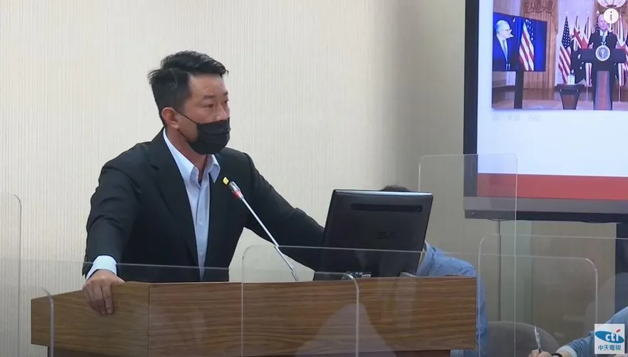 爆料陳柏惟也捲入詐騙案　黃揚明：若照修理徐巧芯邏輯這次是否也成共犯？