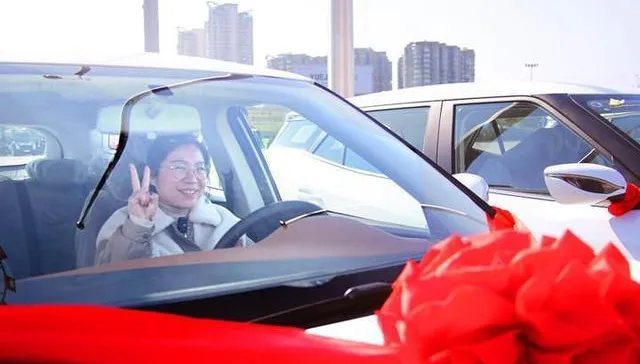 來上班送汽車！浙江一地祭重賞　難解企業「用工荒」原因曝光