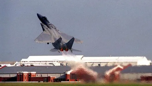 美蒙州北部再現高空不明物體　航空局關閉空域F-15戰機出動調查