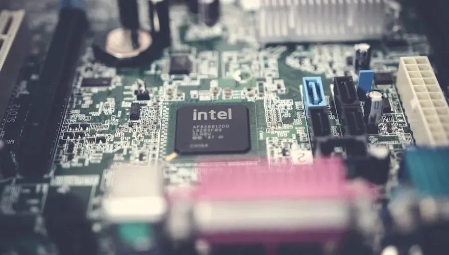 Intel傳斥資10億美元越南擴廠！路透：減少對台半導體依賴