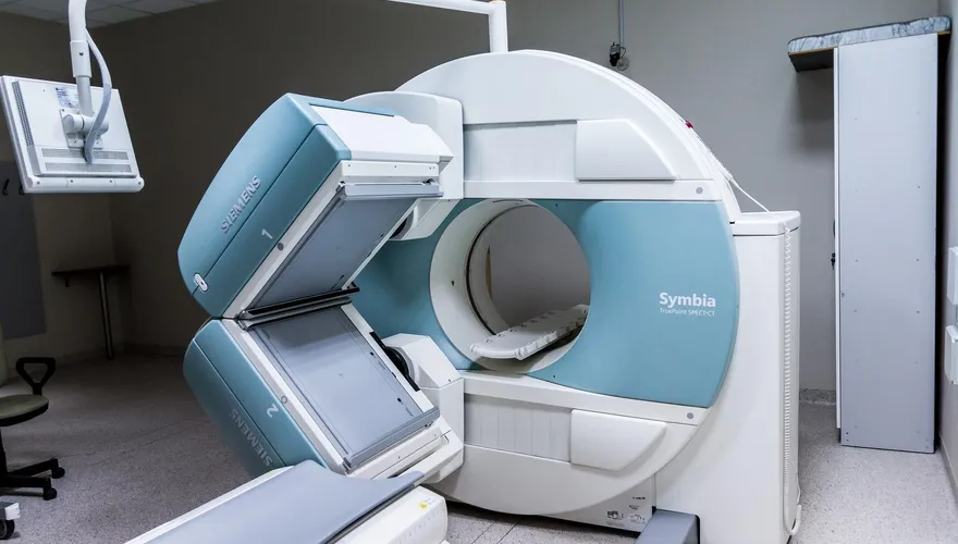 巴西擁槍派律師偷帶槍做MRI　執料竟走火轟中腹部不治身亡