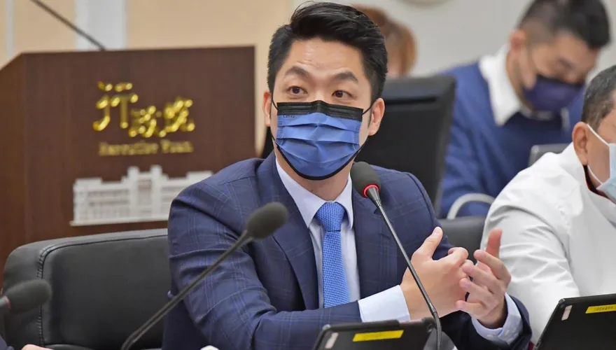 吳沛憶轟蔣萬安花240萬公帑養副發言人！遭他打臉狠酸：怎不看鄭文燦