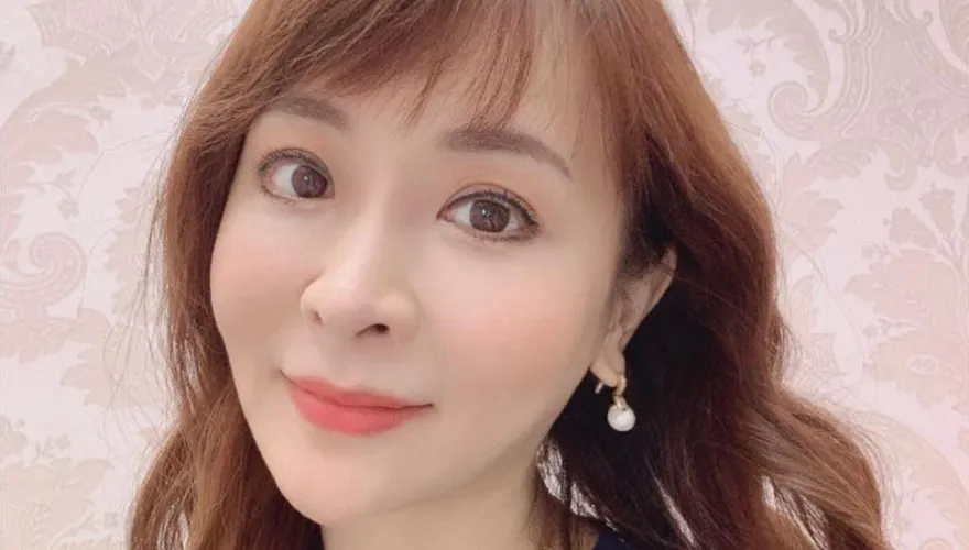 女星尪爽吃母女丼！揪丈母娘滾床單　她陷20年陰影淚揭：當下也在場