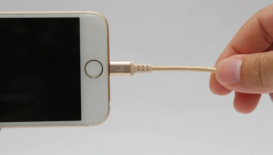 iPhone15傳將改Type-C接頭　蘋果恐採「加密」手段讓安卓無法通用