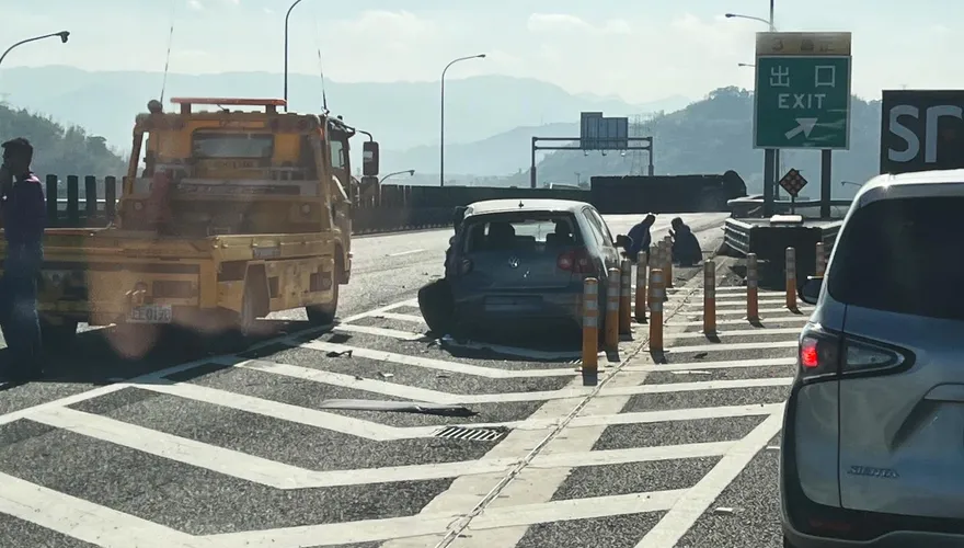又是景山貨車！國道撞死女駕駛　「恐怖黑歷史」曝...5年前2警員也命喪輪下
