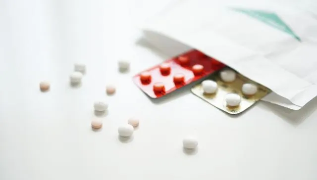 服藥後出現副作用？先別停藥！研究：超過9成是因過度擔心