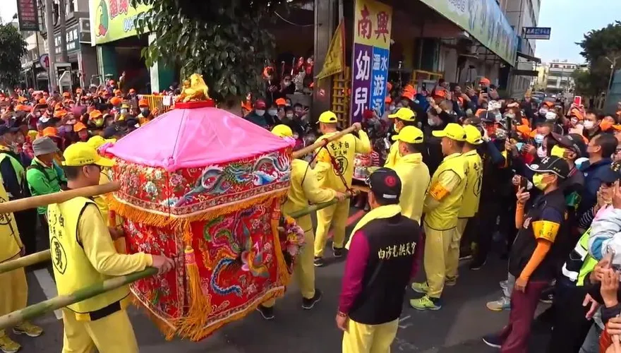 白沙屯媽祖進香/白沙屯媽祖疼惜小孩暫停國小　幼童齊聲吶喊：我愛你