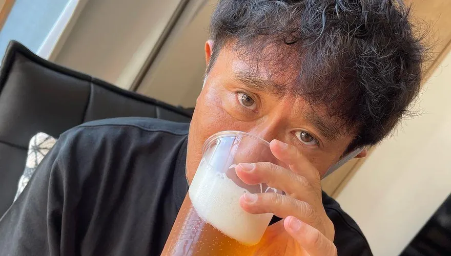 綜藝天王遭爆婚外情！酒店激戰「小35歲正妹」　出手闊綽給30萬報酬