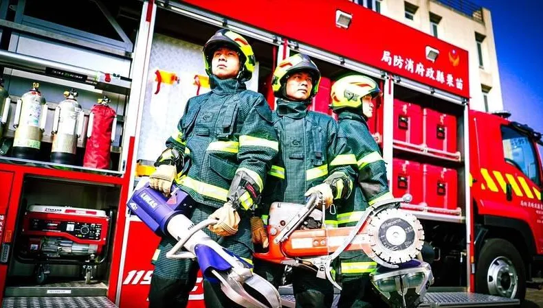 苗栗之光！潘政琮捐百萬奧運獎勵金回饋家鄉　消防喜獲16套「黃金戰衣」