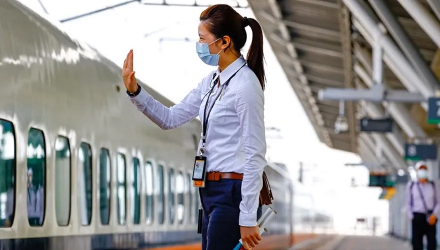 室內口罩令鬆綁！台灣高鐵：進入車站付費區仍需戴