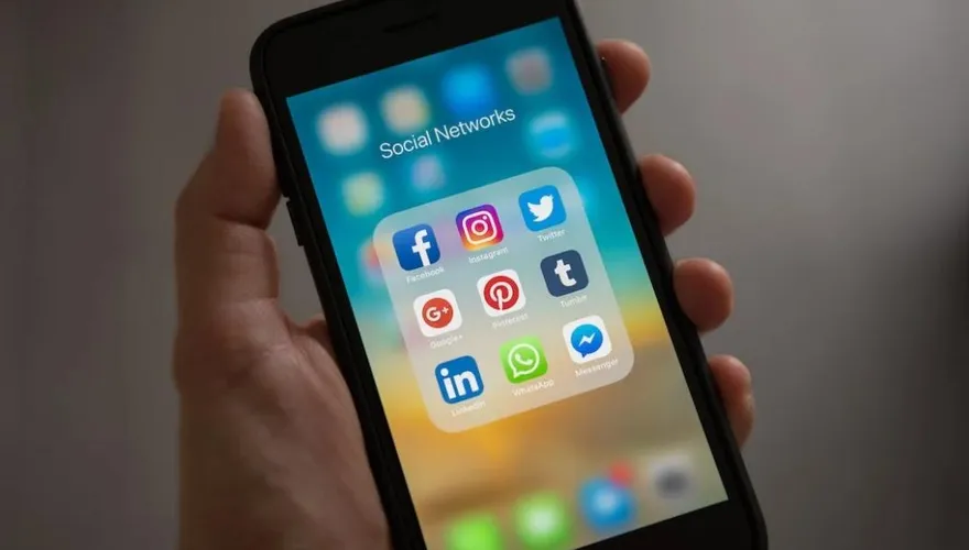 FB、IG「藍勾勾」新制！「月付台幣364元」認證可享有　訂閱服務對象公開