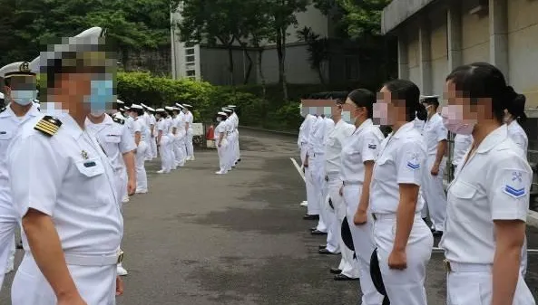 艦隊士官長言行不檢！管教女兵「跪下、抬屁股」　捧臉喊「小可愛」