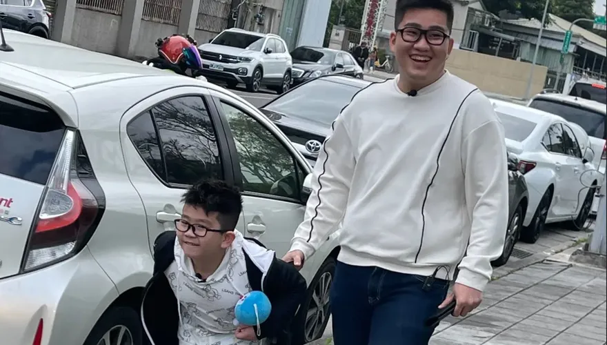 Joeman「同框新豐街底迪」撞臉照曝光！認「小孩不能偷生」不藏了