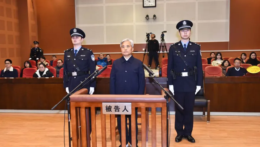 青島「種樹市長」出任公職20年收賄逾6.9億　法院重判無期徒刑