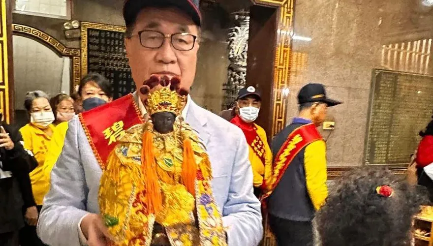 李四川受邀回小琉球參加遶境　「觀音佛祖也有粉紅超跑」