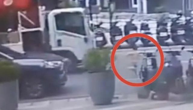 影/嚇死人了！板橋男童突然衝馬路「要找爸媽」　瞬間遭貨車撞倒