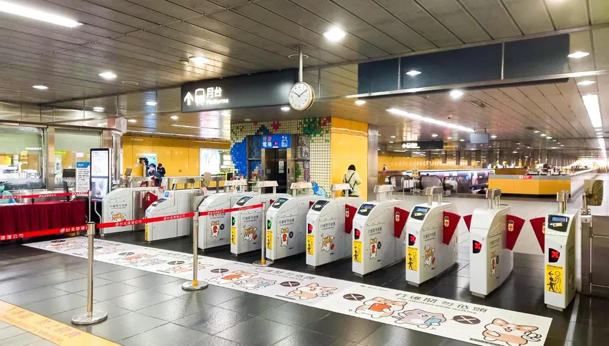 被指是「行李」要丈量！孩子坐嬰兒車搭捷運竟遭站務員攔下　北捷道歉了