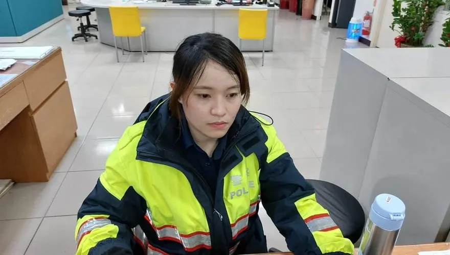 老師「一句話」她成柔道黑帶三段　清純女警暖心返鄉給糖