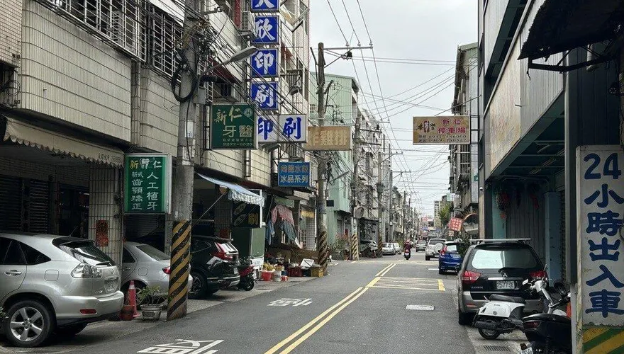 台中十九甲地區居民抗議拆光基地台　手機收訊不佳向民代投訴