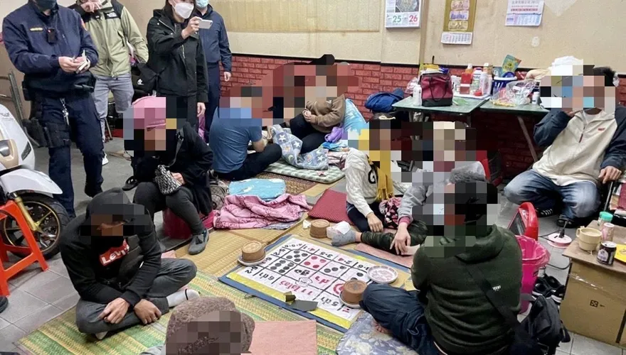 泰式賭場隱身小吃店玩「嗨羅」　警突擊抓11泰籍人聚賭