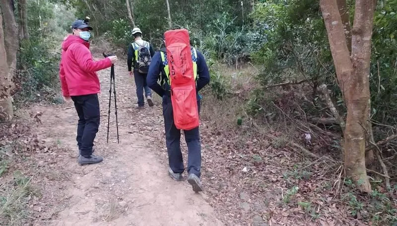 浪費救援量能！青年媽帶2童登山突「肢體無力」半路求援　消防上山才知人已下山