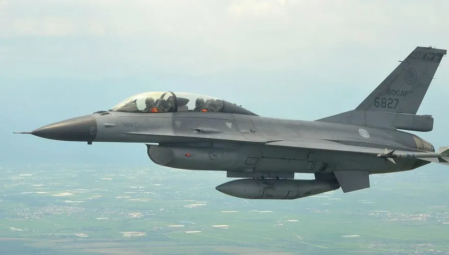 降低失事機率！空軍採購F-16V「自動防撞地」系統　明年安裝測試
