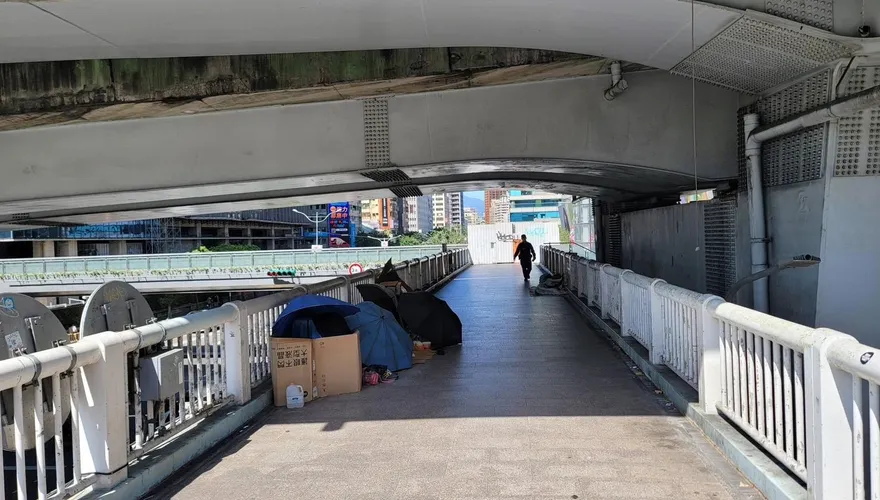 快訊/台北市承德路天橋驚見男子倒地死亡　死亡原因仍待調查