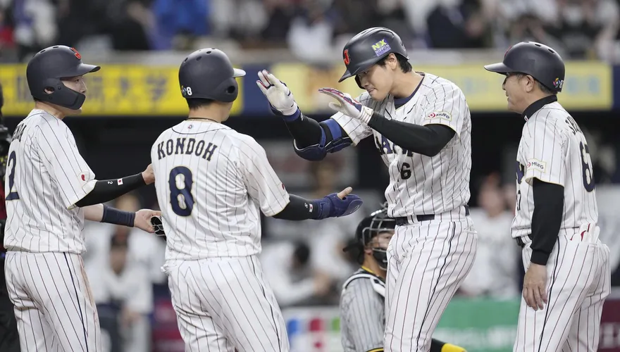WBC棒球經典賽/大谷翔平單膝跪地開轟！　苦主無奈：用單手就夯那麼遠