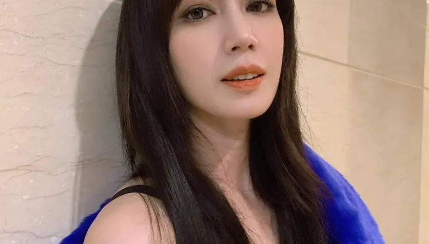 不願上教會被阻婚？鄭人碩、小薰爆情變　她回應曝感情現況