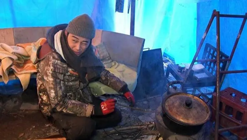 妻孕時與未成年女星爆婚外情！男星遭唾棄事業毀　現居深山劈柴當野人