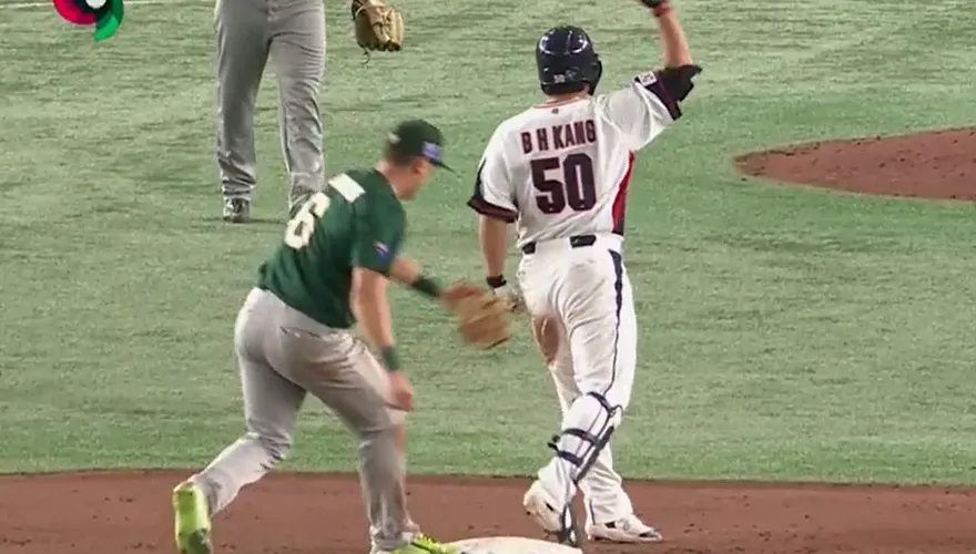 WBC棒球經典賽/超白爛！韓國重砲安打上壘慶祝過嗨　「腳離壘」慘遭觸殺