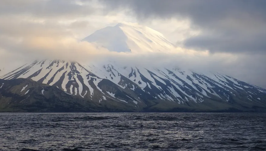 美阿拉斯加火山地震頻繁　沉睡百年火山恐將喚醒