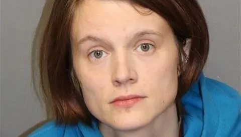 聽見後院有怪聲...驚見女子全裸闖入失控大鬧　屋主開槍自保無罪