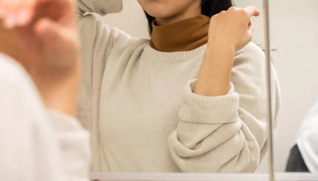 14歲女孩唸書壓力大狂吃頭髮　醫花10小時取出1.5公斤異物