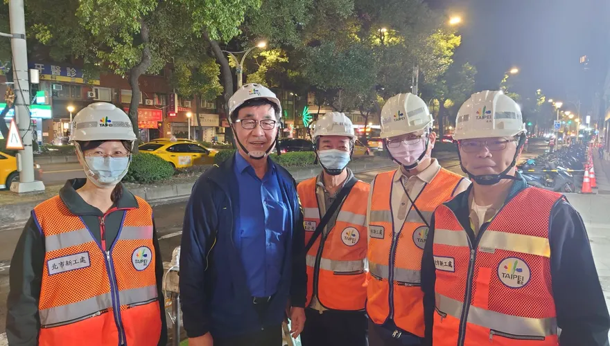 李四川貼北市道路標線更新照　網友看完秒暴動喊2字