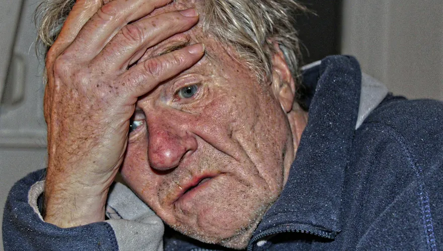 嘆氣不光是沮喪表現！專家：還能緩解焦慮！