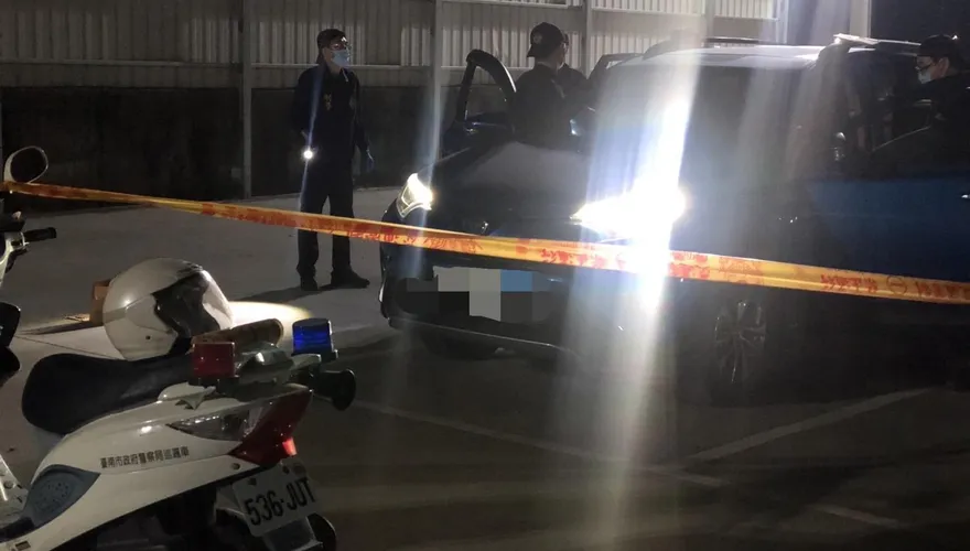 快訊/台南某停車場驚傳槍響！疑似男子「車內自戕」左前額中彈