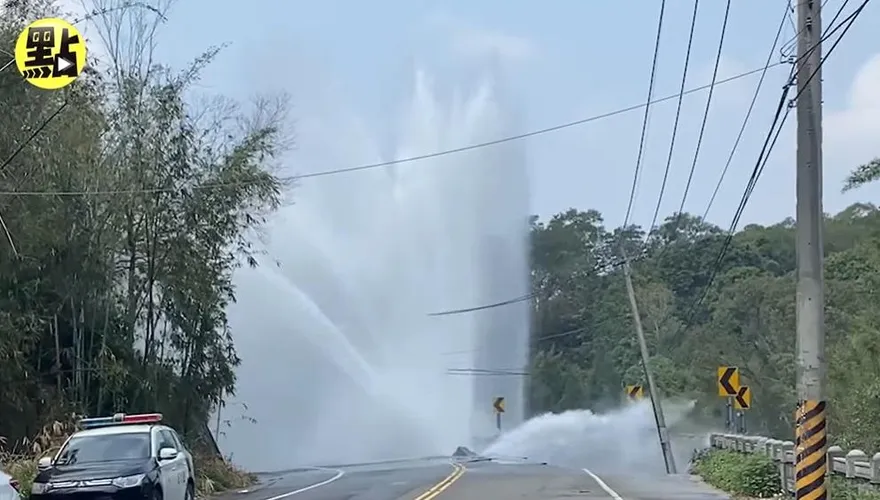 寶二水庫輸水管爆裂「水衝三層樓高」　台水估13日晚間6時全面恢復供水