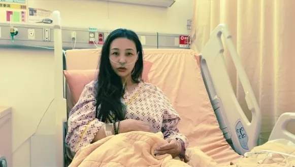 「M字腿女王」車禍慘摔！緊急送醫「肋骨斷3根、氣血胸」病況曝