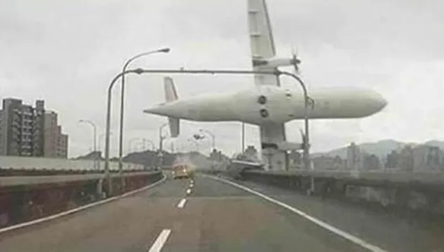 復航倖存空姐曝墜機前10秒「機艙異常安靜」　原因令她至今頭皮發麻！