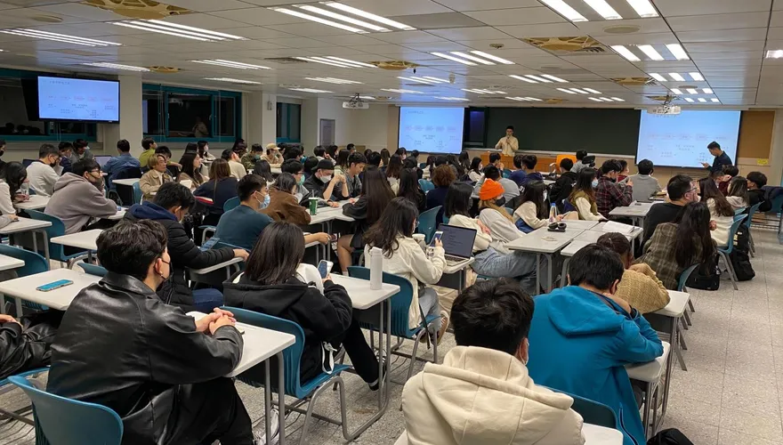 看電影學愛情！台大生「自創通識課」狂吸2千人搶修　僅70人錄取