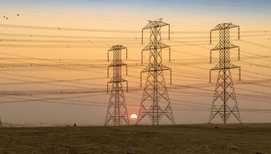 經長稱電價漲11%比韓國少　鍾沛君：忘了基本工資比韓國少很多？