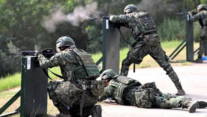 驚傳黑幫分子持有國軍武器　連65K2步槍也有？軍方震驚徹查…準備「掉腦袋」？