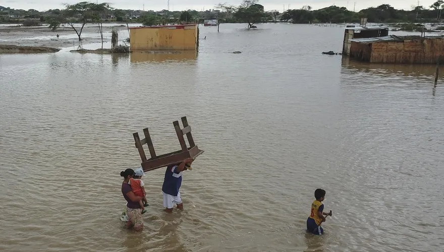 影/秘魯大雨下不停造成各地洪災及土石流不斷　已釀69人喪生