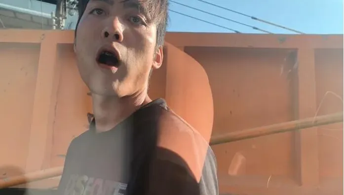 影/惡質！高雄砂石車大白天逼車攔車飆國罵　駕駛慘了！