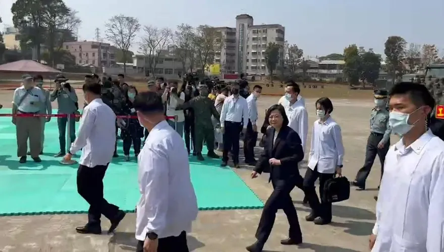 影/歐布萊恩提全台灣人民學用AK47步槍　蔡英文反應曝光