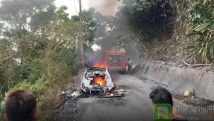 影/廖老大又出事啦！車隊賽車山路奔馳突「火燒車」　整輛燒光光只剩骨架