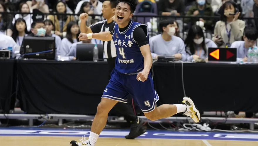 UBA/陳將双扭傷退場沒問題！世新瘋狂大逆轉奪季軍　台師大林信寬27分飲恨