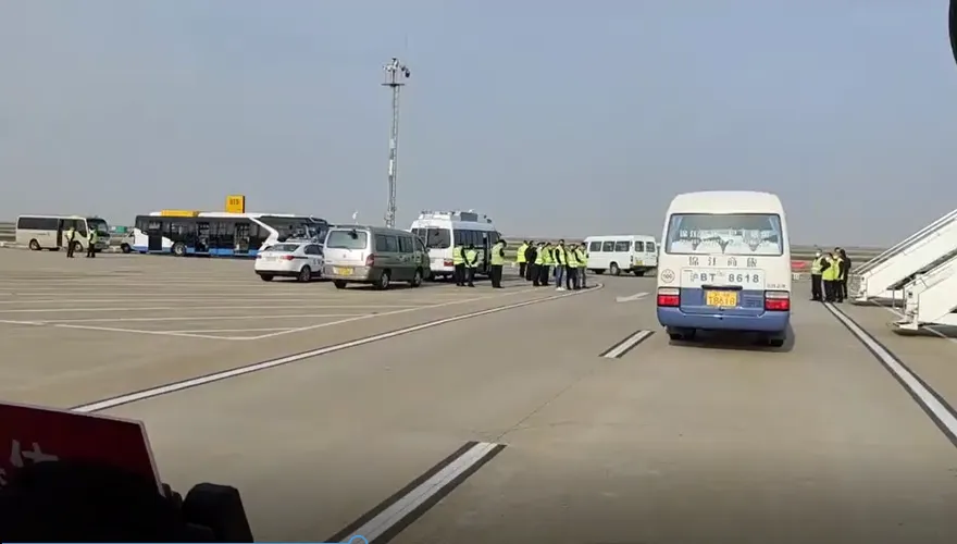 影/馬英九訪陸兩岸破冰　馬英九落地上海！接機現場搶先看