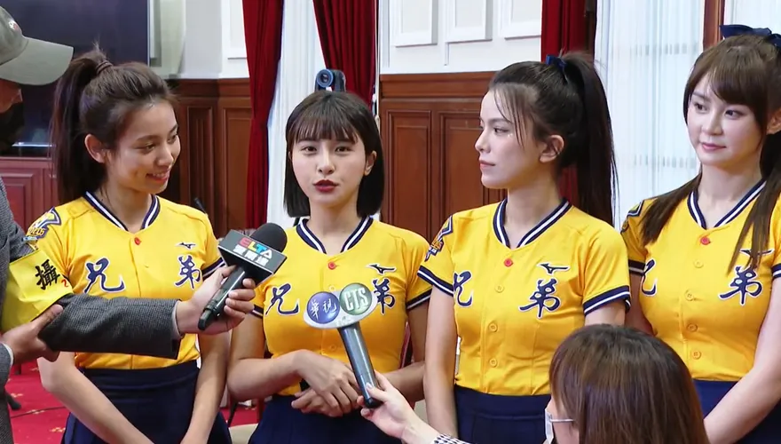 連甲子園都聽得到　「炸裂陳子豪」成世界名曲！峮峮榮幸參與：歷史的一環